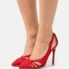 Anna Field Pumps - Red